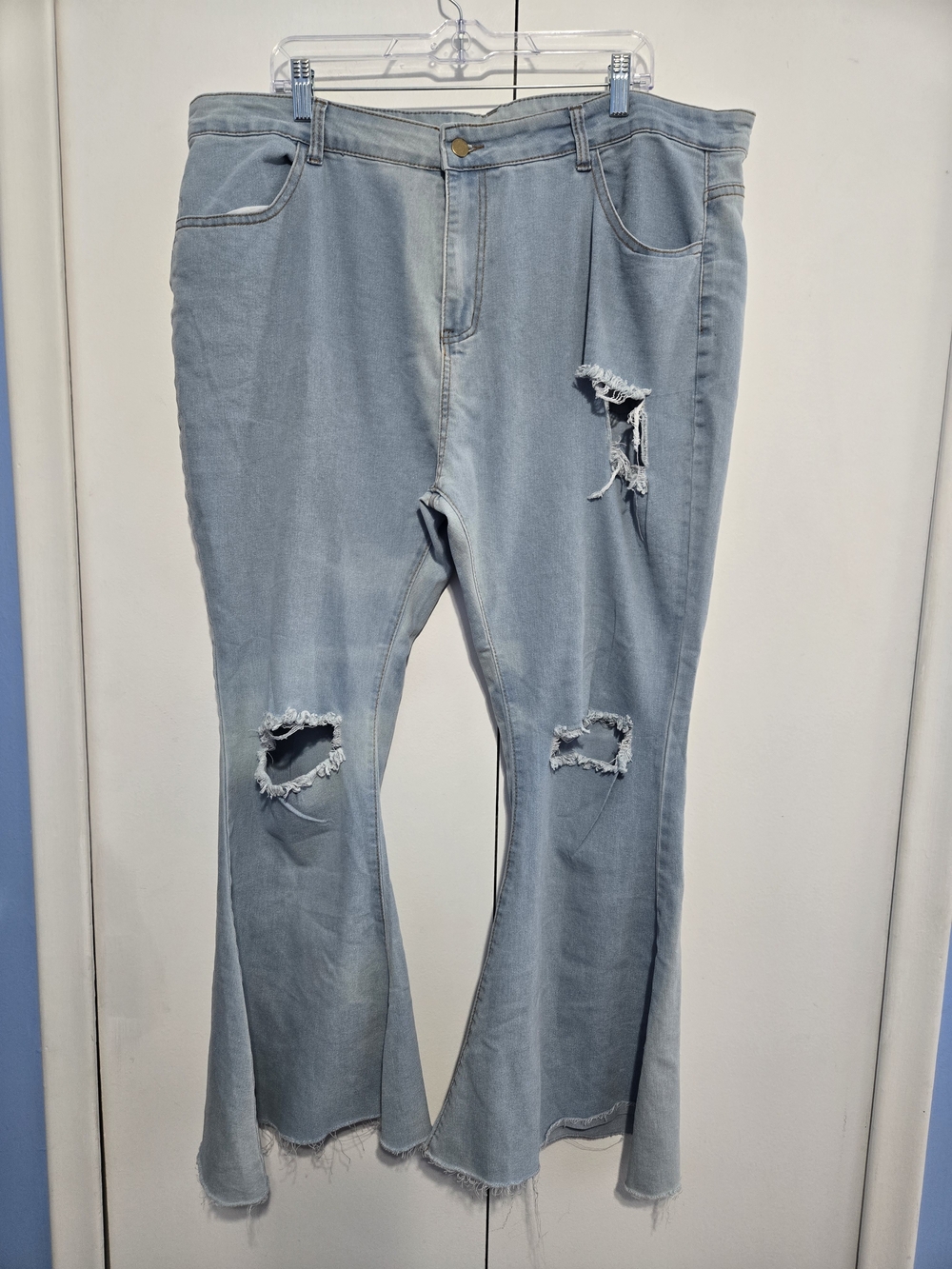 Women’s 3XL Light Wash Distressed Flare Jeans Y2K Stretch Denim